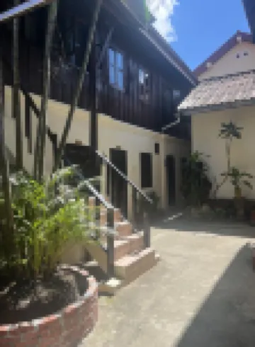 馬諾寺旅館 （琅勃拉邦老城中心店近滿家樂）