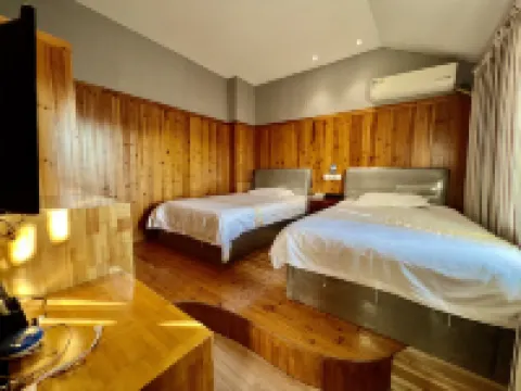 Qipanshan Business Hotel