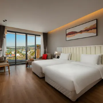 DeLaSea Ha Long Hotel - Modern Bayview Escape