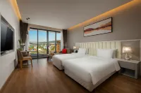 DeLaSea Ha Long Hotel - Modern Bayview Escape