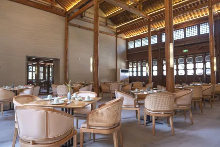 Yanguan Chaolezhicheng Shuishi Hotel Отели рядом с достопримечательностью «Xiaoputuochan Temple»