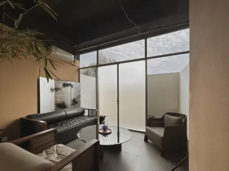 SIF HOTEL Отели рядом с достопримечательностью «Neusoft Institute Guangdong»