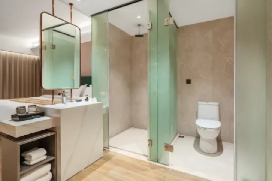 Dragon Bay Natural Hot Spring Resort