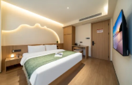 Lotus Pond Retreat Designer Hotel (People's Square Taoyangli)