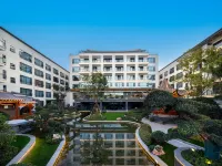 YULUXE HOTEL DALI Hotel dekat Baicao Zhiling