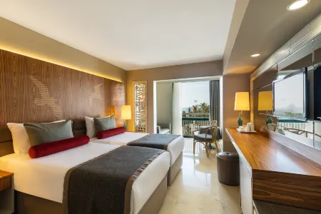 Paloma Perissia Отели рядом с достопримечательностью «Храм Аполлона»