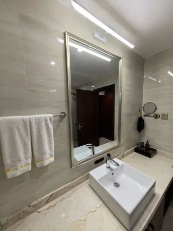 Jinchen Shangya Hotel (Lanzhouxinqu Zhongchuan Airport) Отели рядом с достопримечательностью «Dinosaur Kingdom»