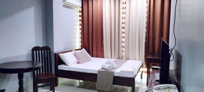 RedDoorz @ Villa E Mansion Hotels in Vigan