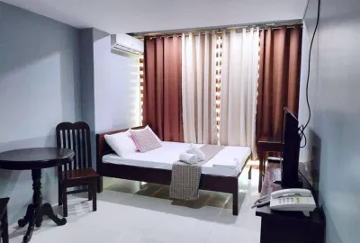 RedDoorz @ Villa E Mansion Các khách sạn ở Ilocos Sur
