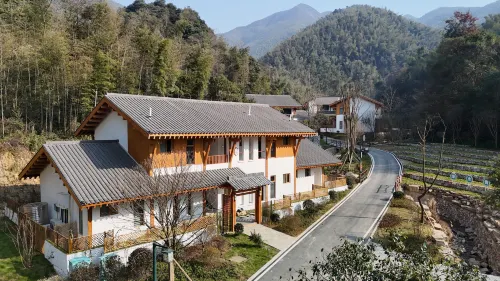 White Narcissus Scenic Spot Mountain Creek Stacking Accommodation Hotels in Suichuan