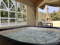 Shuangfeng Village Homestay (Moon Bay Scenic Area) - con terme
