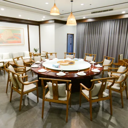Bai Ma Lake Wetland Hotel