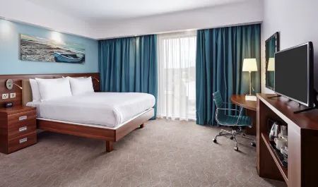 Hampton by Hilton Bournemouth Отели в г. Борнмут