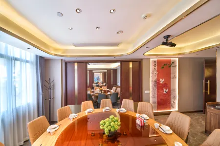 Vienna 3 Best Hotel (Tianzhu Mahuang Long) Отели в г. Тяньчжу