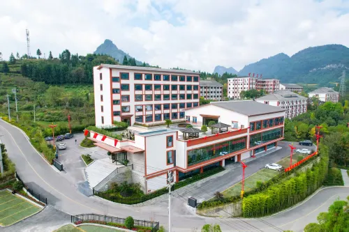 Zhaxi Yingxiang Grand Hotel Hotels in Weixin