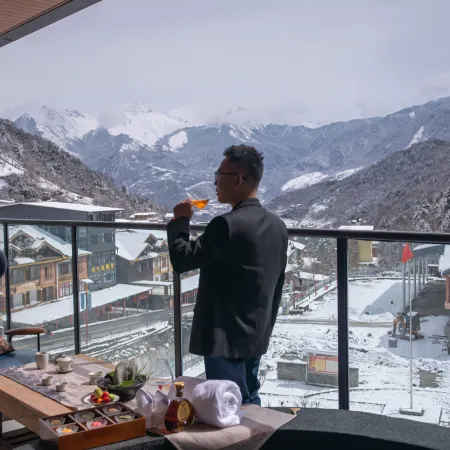Baoxing Yunshang Xuxi Hot Spring Hotel
