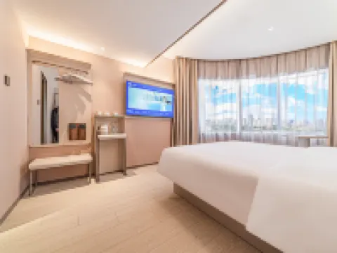 HanTing Hotel (Golmud Bayi Middle Road Kunlun Square) Hotels in Golmud