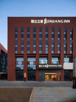 Jinjiang Hotel (Zhengding International Exhibition Center Olympic Sports Center) - parking