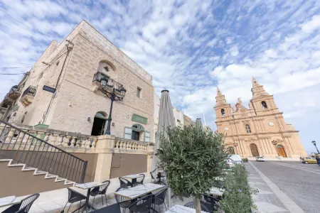 Doms Boutique Living Отели рядом с достопримечательностью «Mellieha Beach»