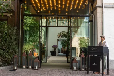 Botanic Sanctuary Antwerp Hotels in der Nähe von Café au lait