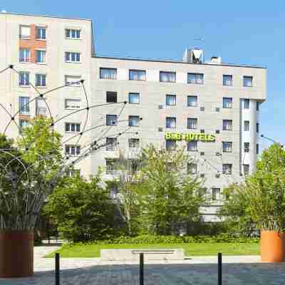 B&B Hotel Saint-Quentin-en-Yvelines Centre Gare 4 étoiles Hotel Exterior