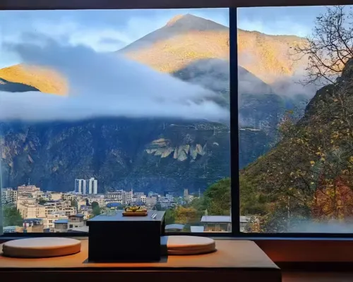 Bipenggou Yunman Redwood Hot Spring Hotel Hotéis em Condado de Li