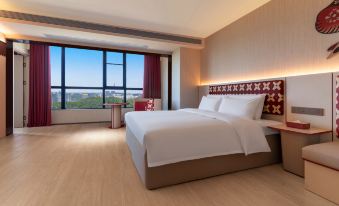 Hello Hotel (Guiyang North Station Dream City Branch)