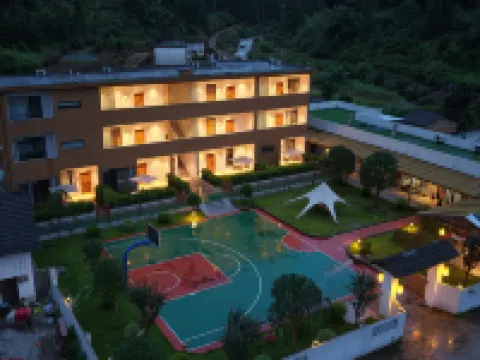 Shanguli Valley Private Hot Spring Resort Courtyard Hotels in Lechang