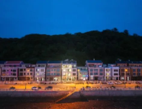Floral Hotel·Dongtou Banxia villa (Wenzhou Jiucai Ao Beach Branch)