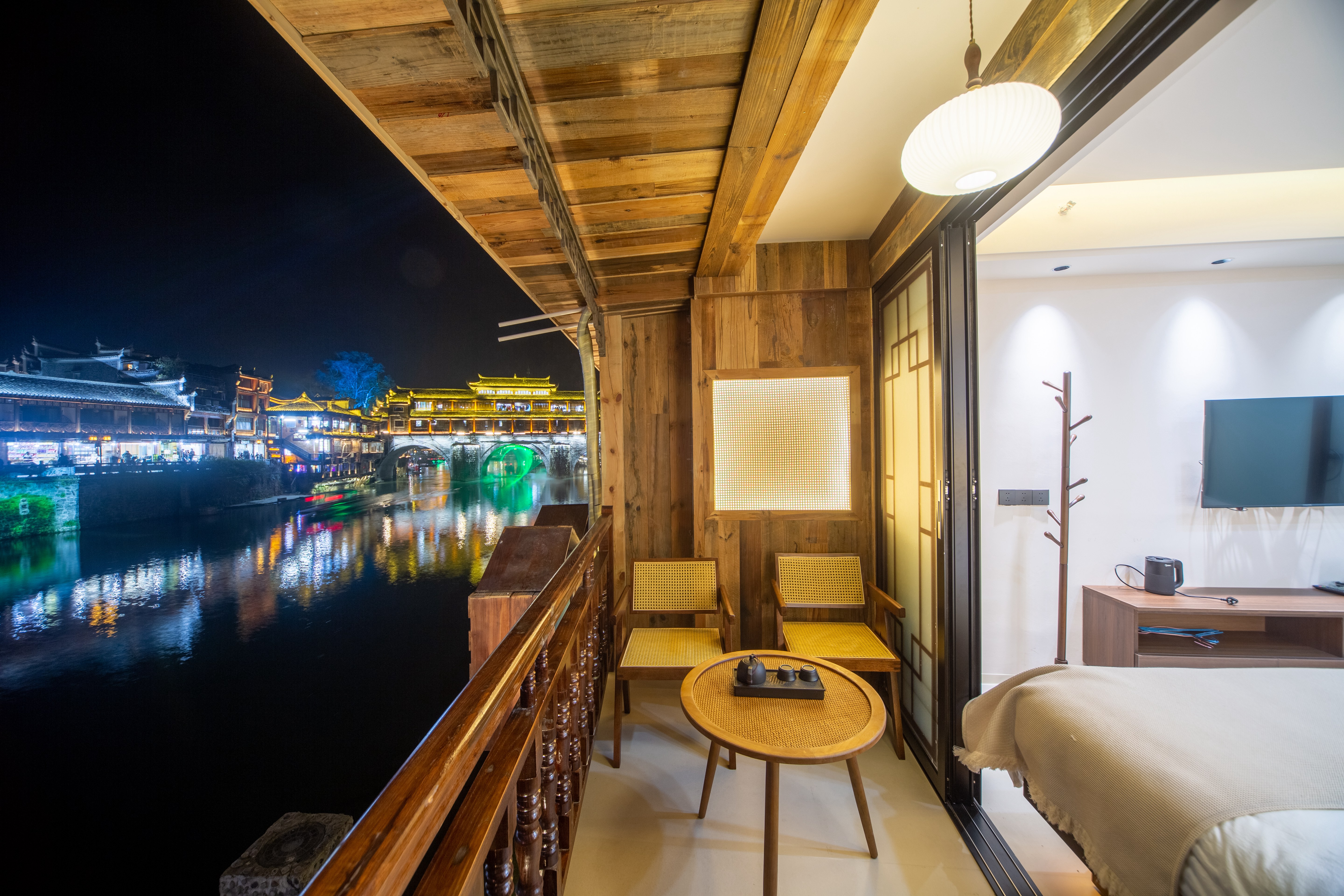 Qingshanjian Riverside Stilt House Inn (Phoenix Ancient Town - Hongqiao North Gate Pier Branch Rooms Photos