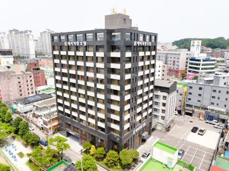 Gwangju H1 Hotel Отели рядом с достопримечательностью «Национальный университет Чоннам»