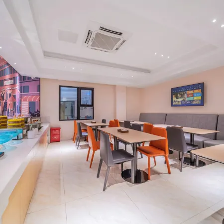 Yifeng Hotel (Ankang Railway Station)