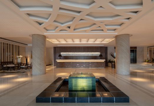 골든 아일랜드 홀리데이 호텔