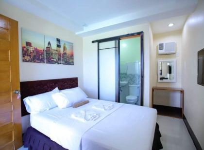 Marco’s Tourist Inn by RedDoorz