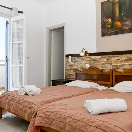 Narkissos Hotel Отели рядом с достопримечательностью «Черный пляж»