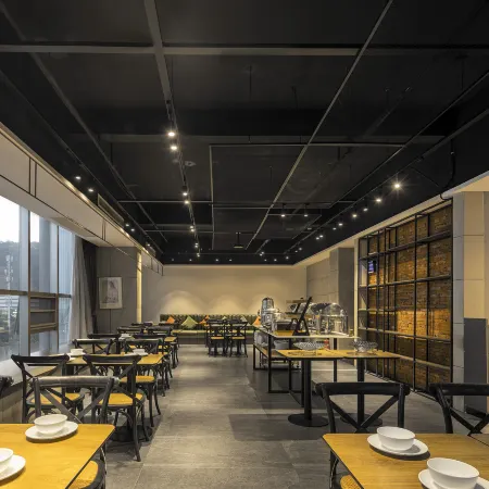 Molna Hotel Yibin