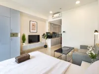 Rivergate Central Hotels near Russian Market