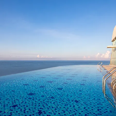 HUALUXE Hotels and Resorts BEIHAI SILVER BEACH RESORT