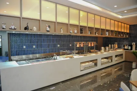 Pengquan Hotel Отели рядом с достопримечательностью «Haishi Park»