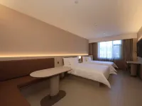 HanTing Hotel (Changchun Hongqi Street Xinmin Plaza) 南湖公園周辺のホテル
