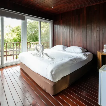 19 Degrees Resort