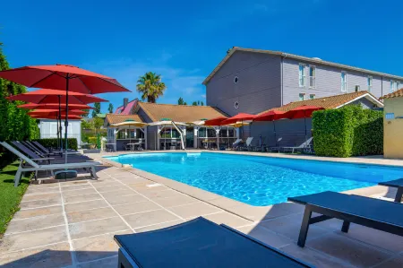 Ibis Styles Aubagne Gemenos Отели рядом с достопримечательностью «Reality Room»