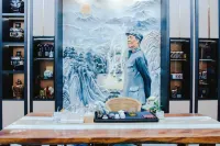 People  by  the  wine - 2-Star