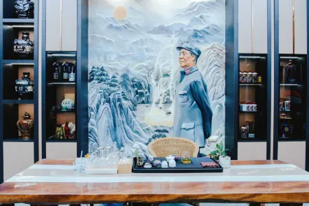 People  by  the  wine Отели рядом с достопримечательностью «Red Army Sidu Chishui Memorial Park»