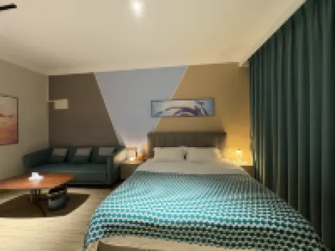 Yangxi Haiyi Apartment (Shapa Bay)