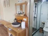 Blue Lake Bay Homestay - Parkplatz
