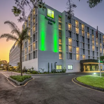 Holiday Inn LUSAKA by IHG Các khách sạn gần Chinese Centre