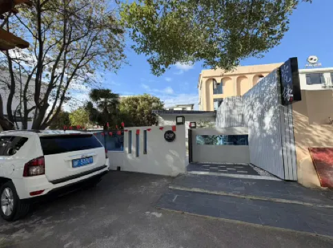 Porcelain edge Pan· Ceramic Courtyard Holiday Homestay (Taoxichuan Creative Plaza) Hotels in Jingdezhen