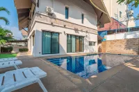 Center Pattaya 3BR Pool Villa