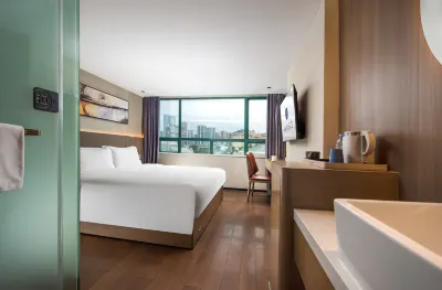AMIGO Amigo Hotel (Shenzhen Honghuashan Subway Station Honghuashan Sports Center) Hotels in Gongming Square Area
